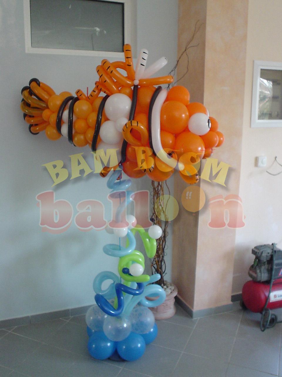 Nemo με μπαλόνια σε στήλη