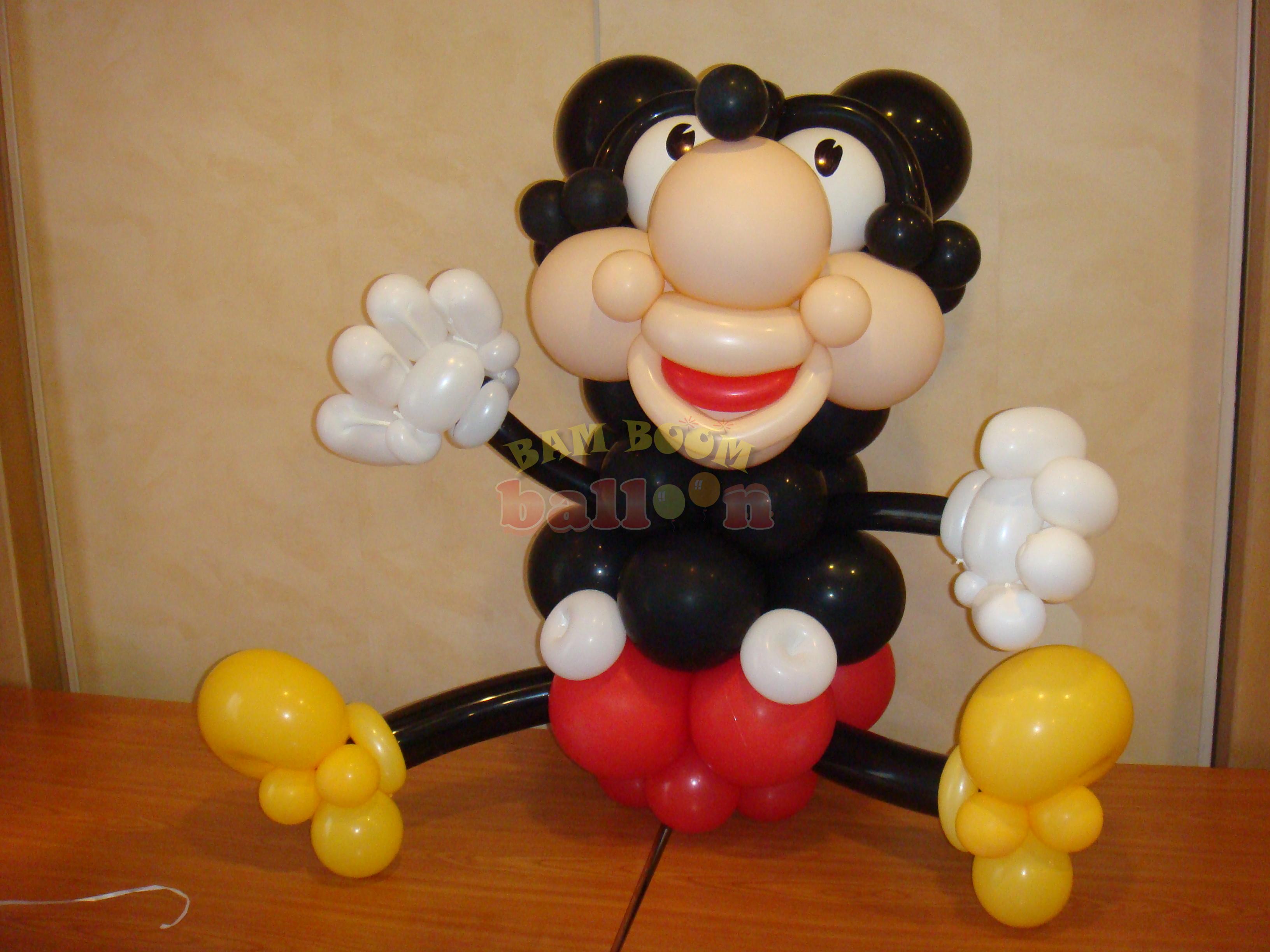 Mickey Mouse με μπαλόνια